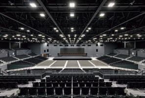 U字型に配置した客席配置により、コンサート等のイベントにスムーズに転換が可能