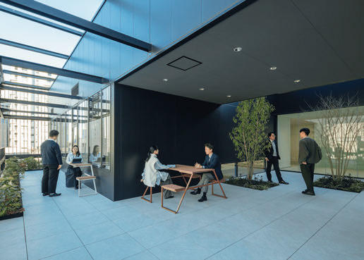 周辺環境とつながる緑豊かなテラス