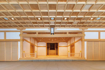 幣殿・拝殿間は大開口とし、神職との一体感のある礼拝を実現