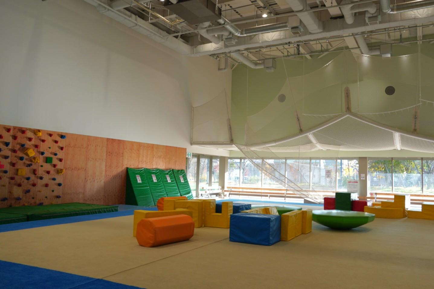 １年中天候に左右されず遊ぶことができるキッズルーム