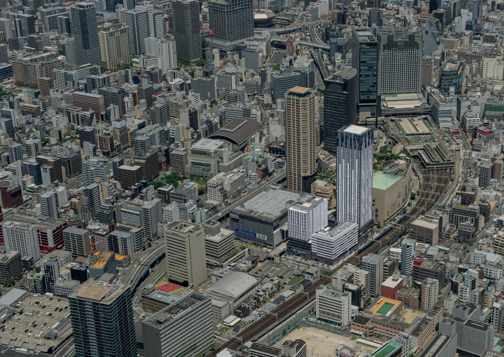 なんばパークスサウスを構成する3棟