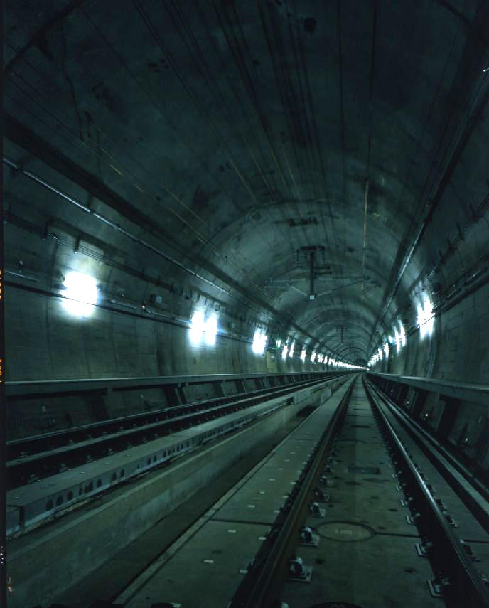 長い トンネル 一 世界 トンネルの長さランキング(世界)