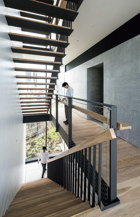 開放的な階段室