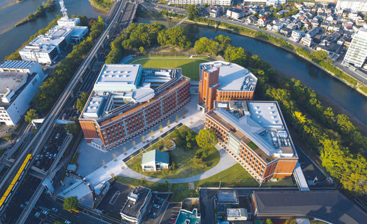 上空から見る。