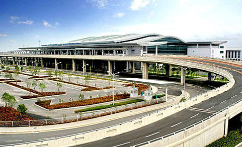 タンソンニャット国際空港ターミナル
